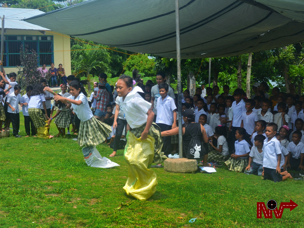 Nile with Team Mahalo in Sicogon Outreach Program